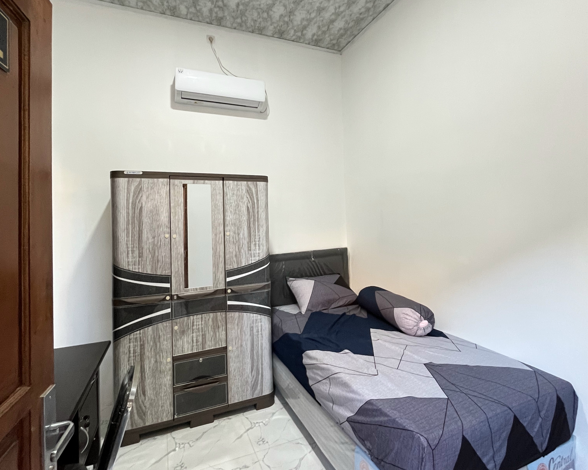 Kamar Kost AC DARMAWAN KOST VIP di Kota Semarang